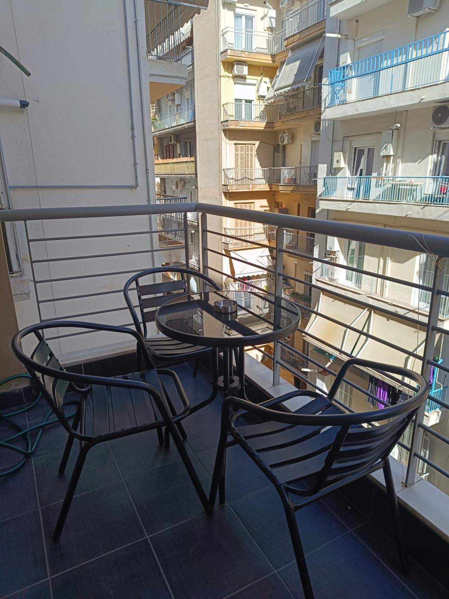 City Vibe-Siggrou 44 Family Studio سالونيك المظهر الخارجي الصورة